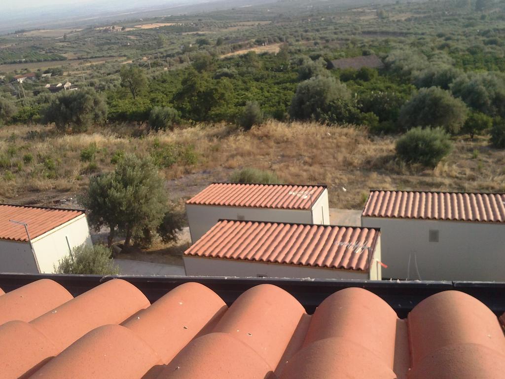 Sivillage Motta SantʼAnastasia Kültér fotó